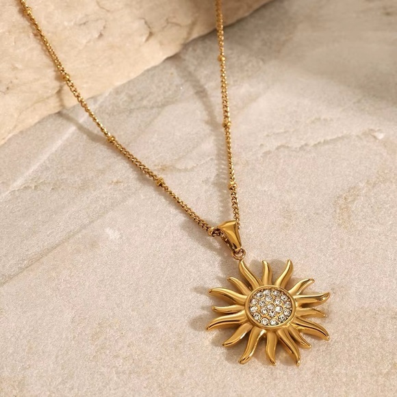 Jewelry - 18K Gold Plated Sun Pendant Necklace - Gold Jewelry